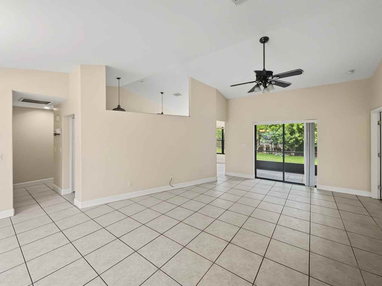 18861 Pine Run Ln - Photo 2 of 23