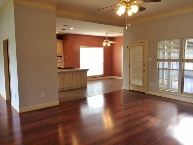 850 Troutbeck Dr - Photo 4 of 15