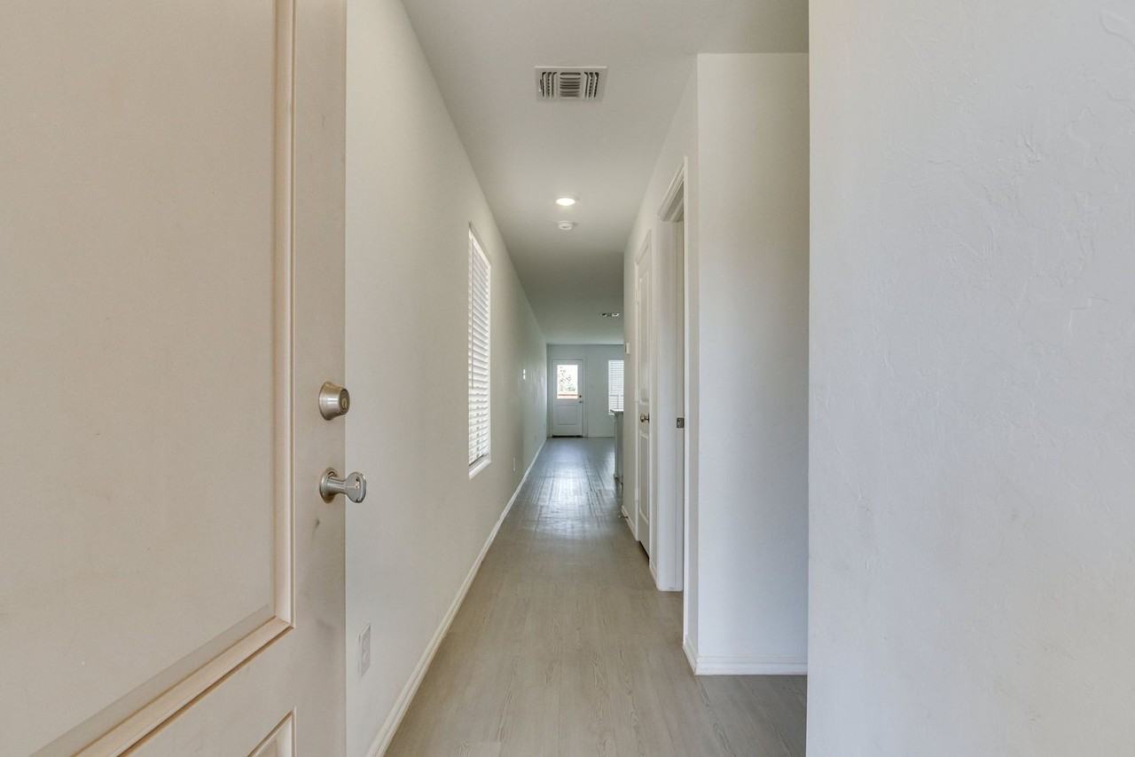 3303 Nw 149th St - Photo 4 of 21