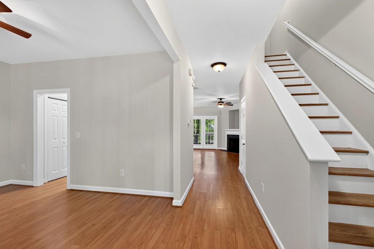 2604 Broad Oaks Pl - Photo 3 of 38