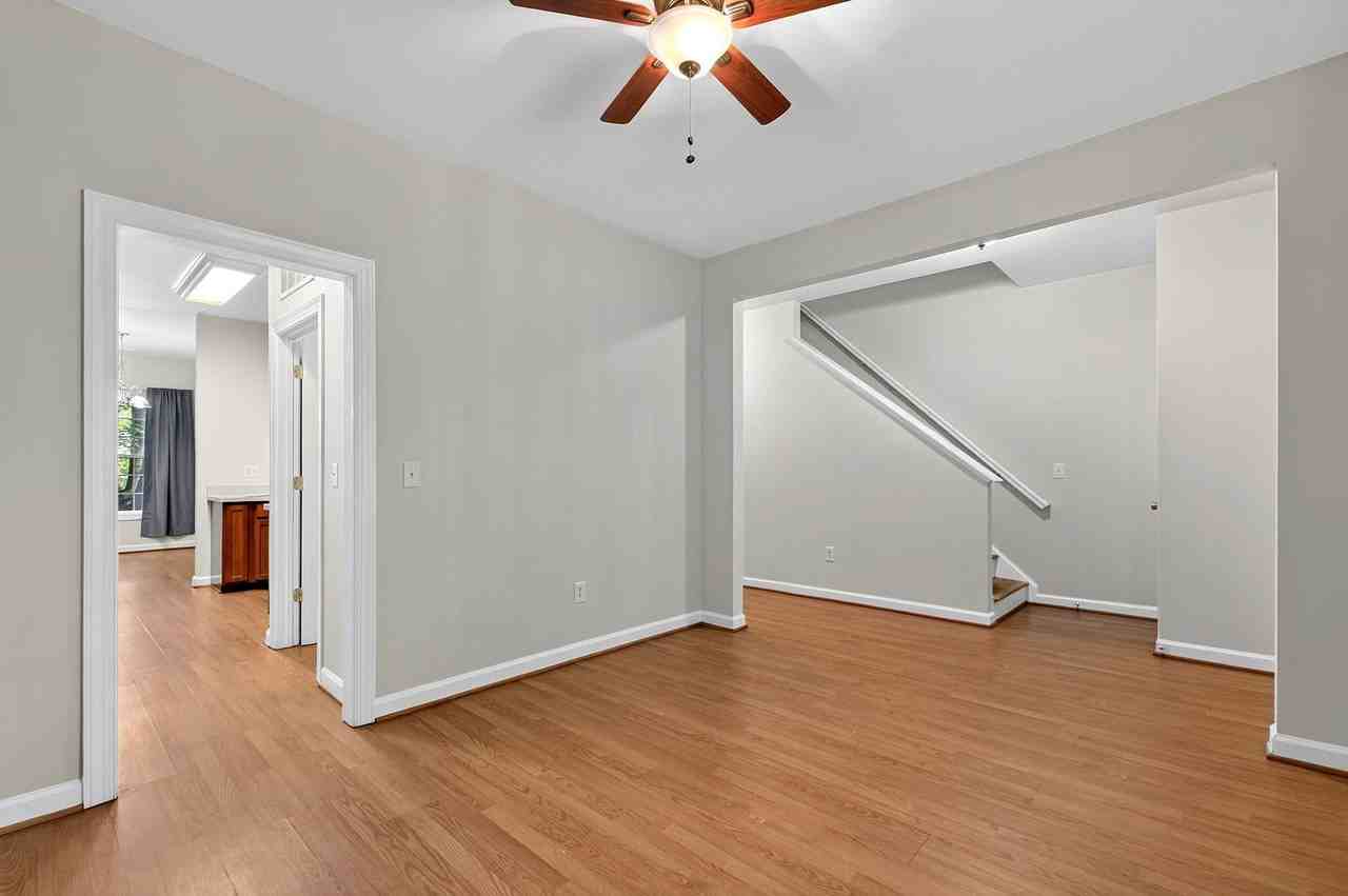 2604 Broad Oaks Pl - Photo 5 of 38
