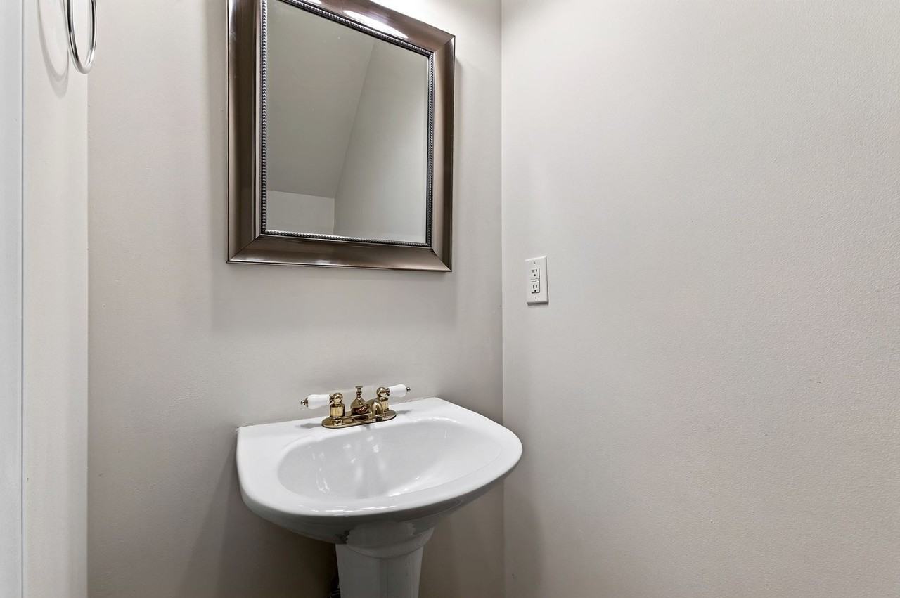 2604 Broad Oaks Pl - Photo 7 of 38