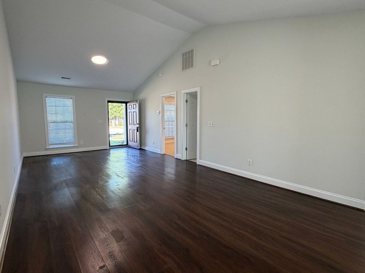 250 Orchard Way - Photo 4 of 16
