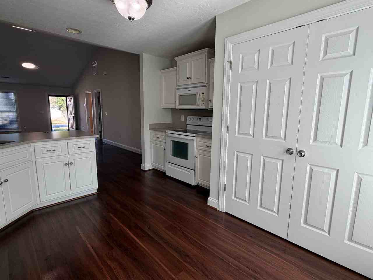 250 Orchard Way - Photo 6 of 16