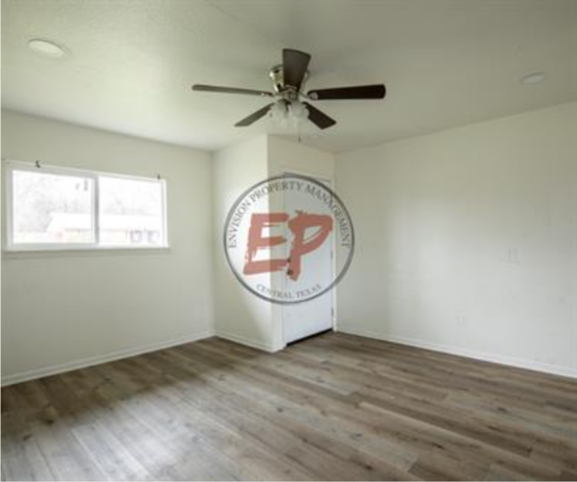 107 Shirley Dr - Photo 4 of 8
