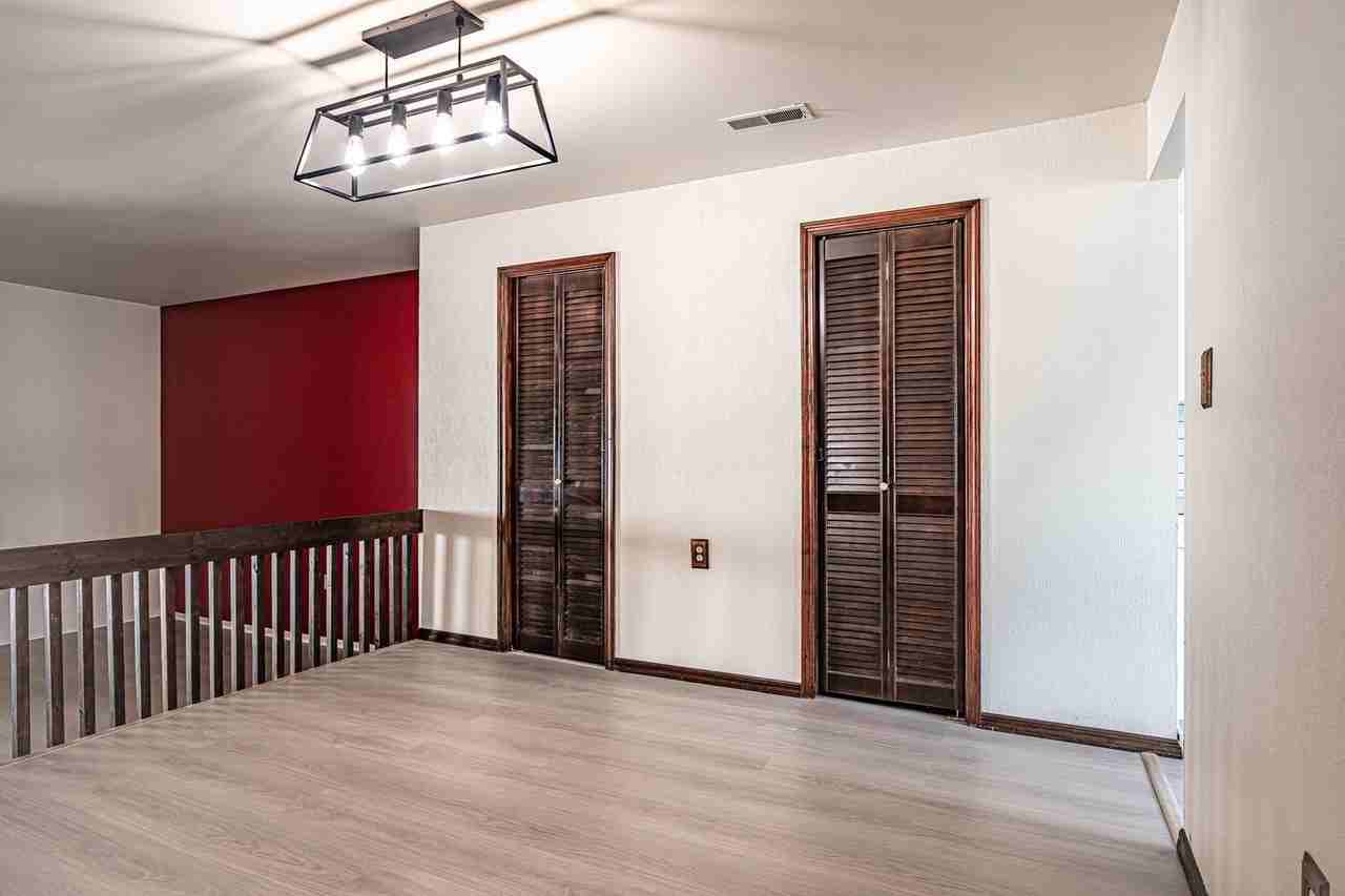 1026 Fox Run - Photo 7 of 45