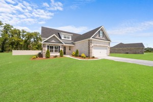 featured image of 7 Honeysuckle Dr