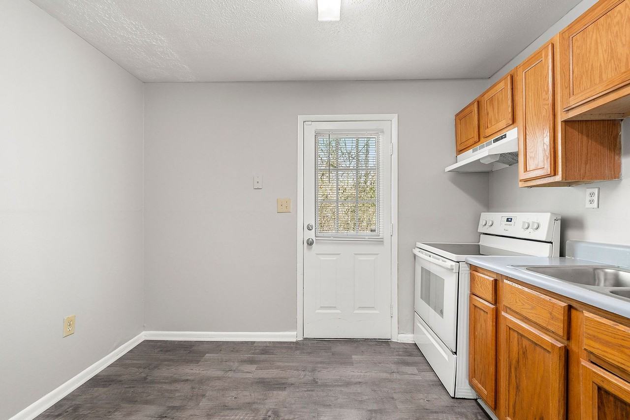 Balfour Forest Apartments - Photo 6 of 21