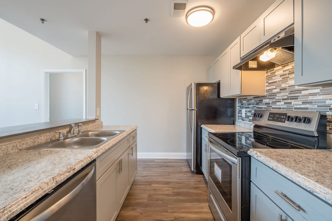 1093 West Ave SW - Photo 2 of 50