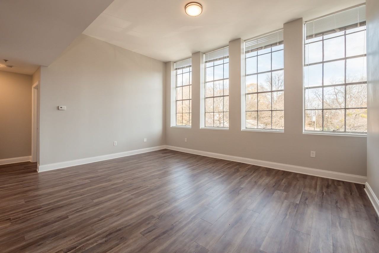 1093 West Ave SW - Photo 5 of 50