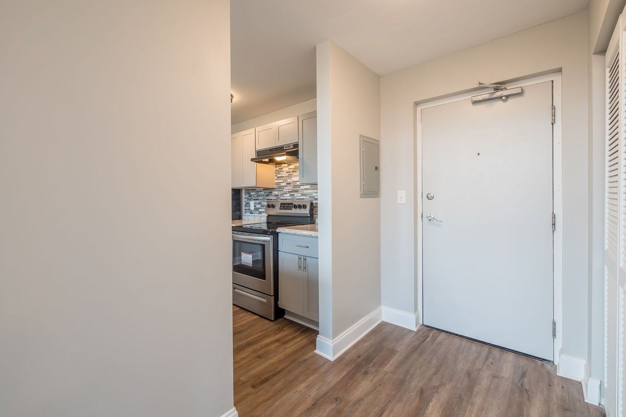 1093 West Ave SW - Photo 7 of 50