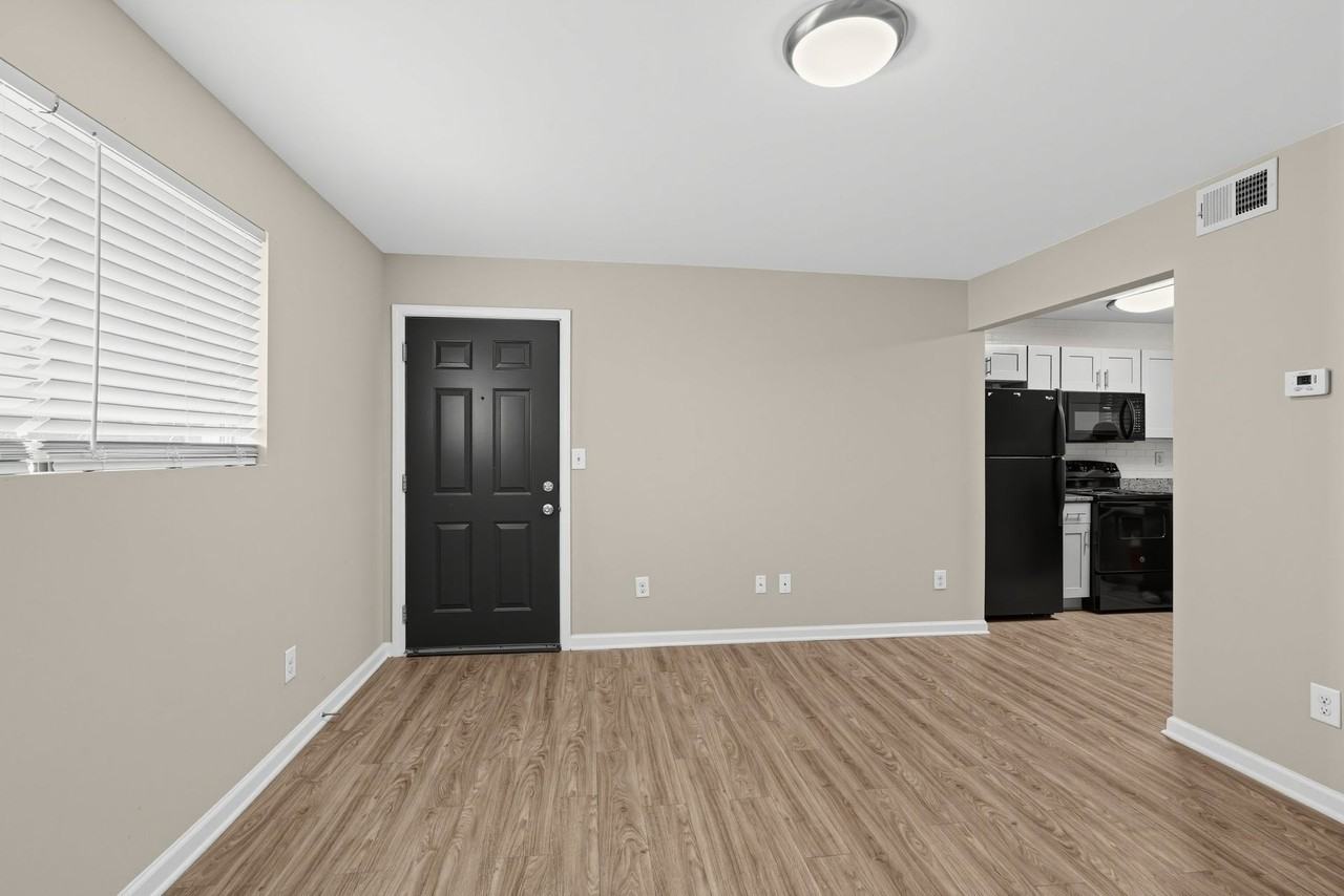 Eastside Crossing Apartments - Photo 7 of 39