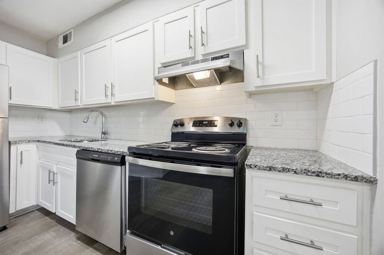 Ridgewood Apartments - Photo 6 of 48