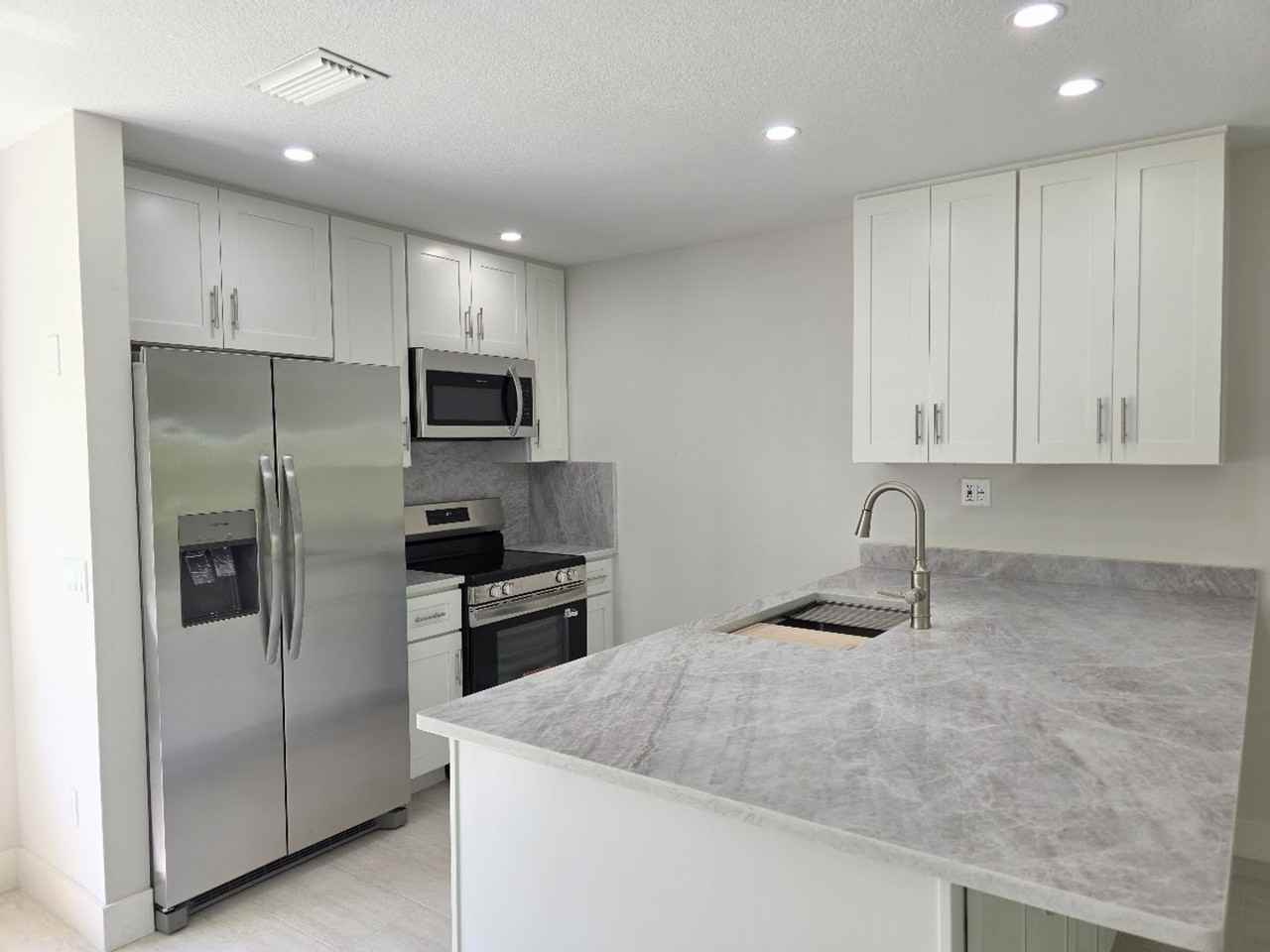 1307 N Seagull Pt - Photo 2 of 28
