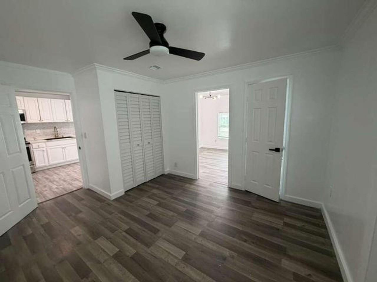 2620 Ne 7th Ter - Photo 4 of 15