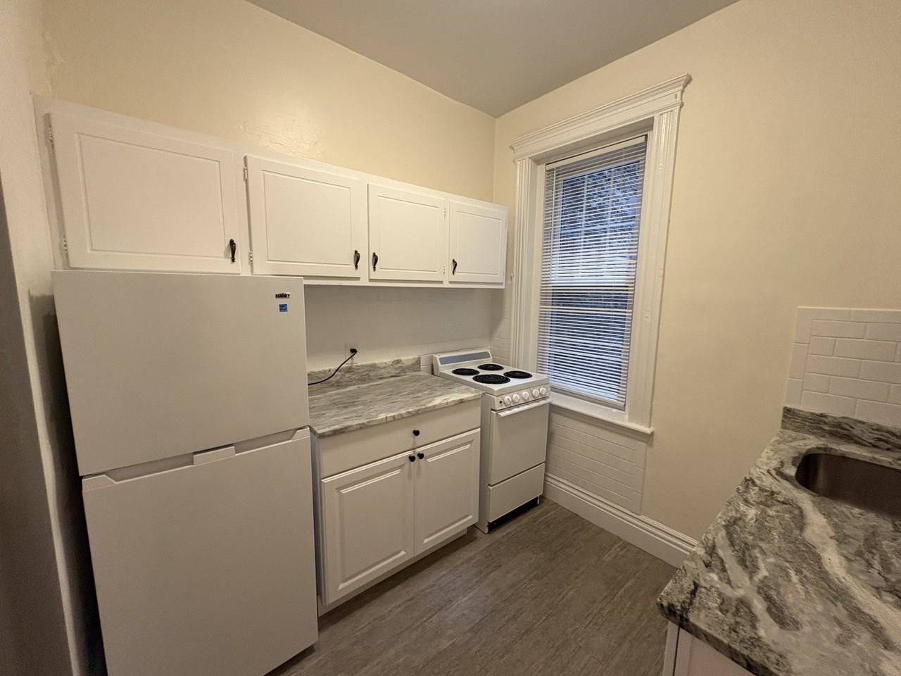27 Park Drive #7 - Photo 3 of 15