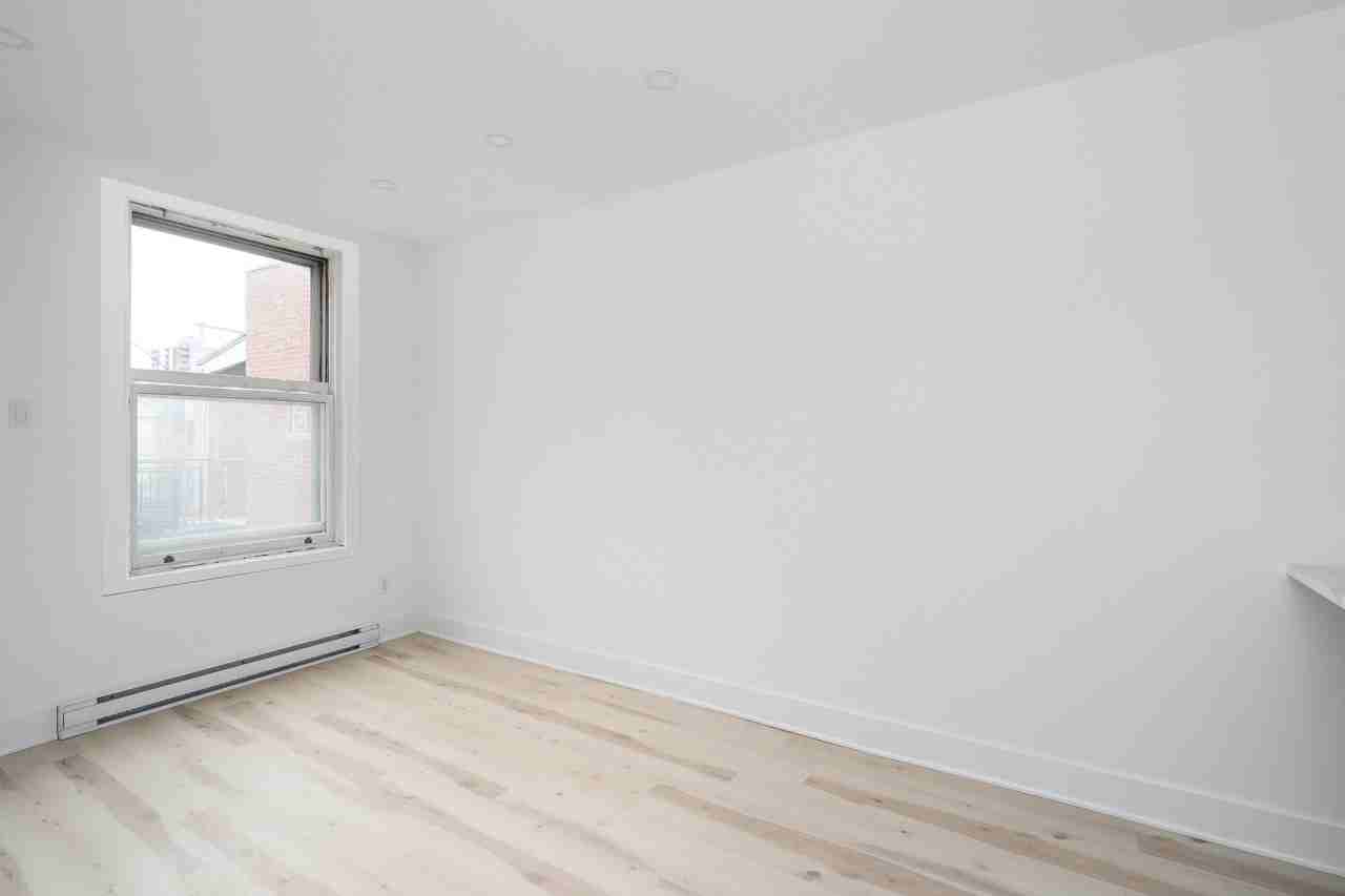 967 Rue Napoléon - Photo 5 of 12