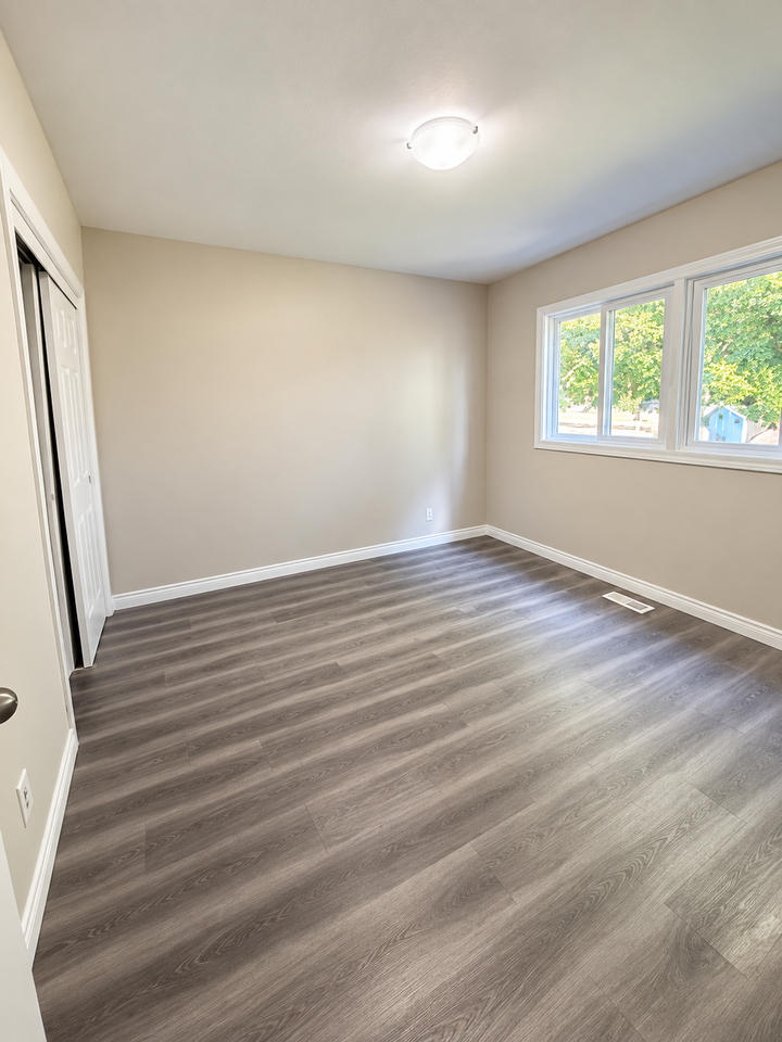 17 Laverne Ave - Photo 2 of 20