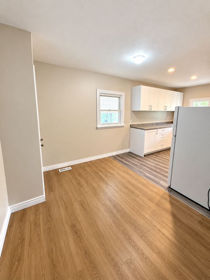 17 Laverne Ave - Photo 3 of 20