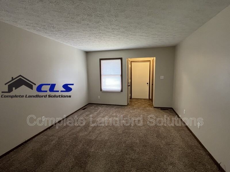 4272 S Avery St - Photo 4 of 13