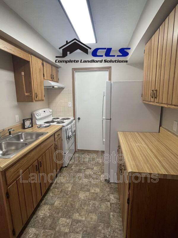 1773 E Morgan Dr - Photo 5 of 12