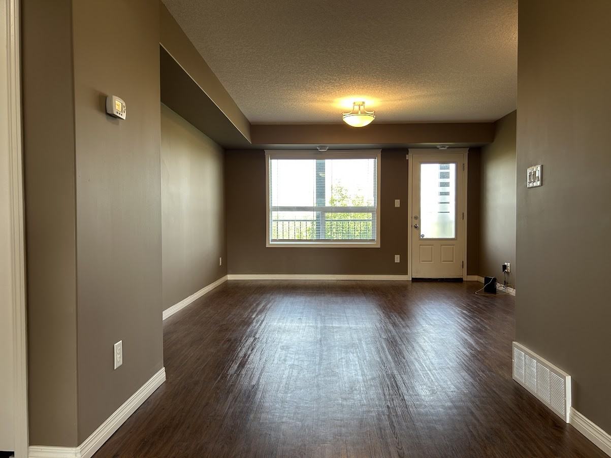 125 Willis Crescent 324 - Photo 5 of 16