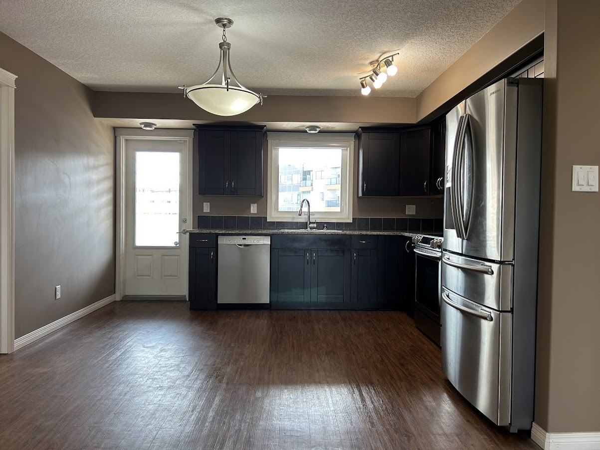 125 Willis Crescent 324 - Photo 7 of 16