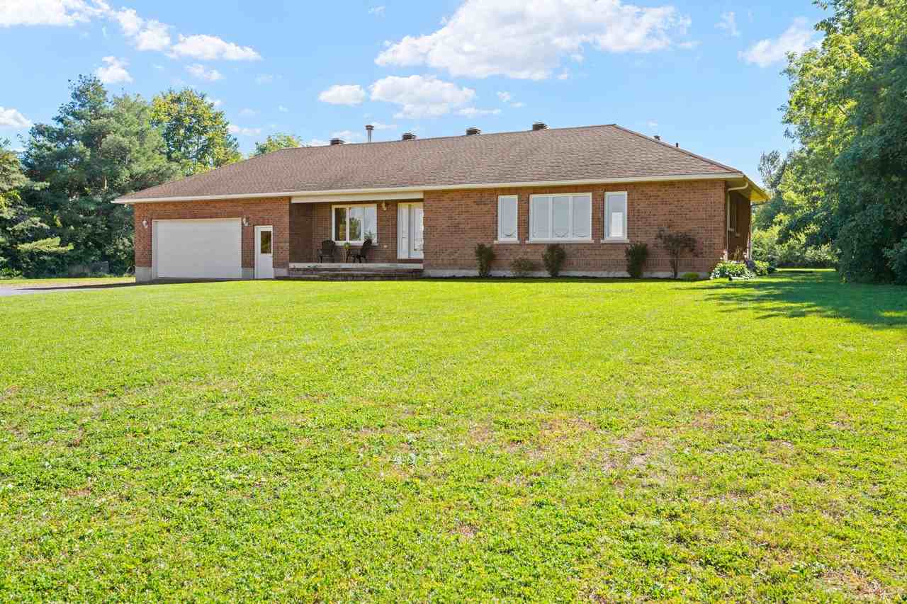 2572 Roger Stevens Dr - Photo 3 of 50