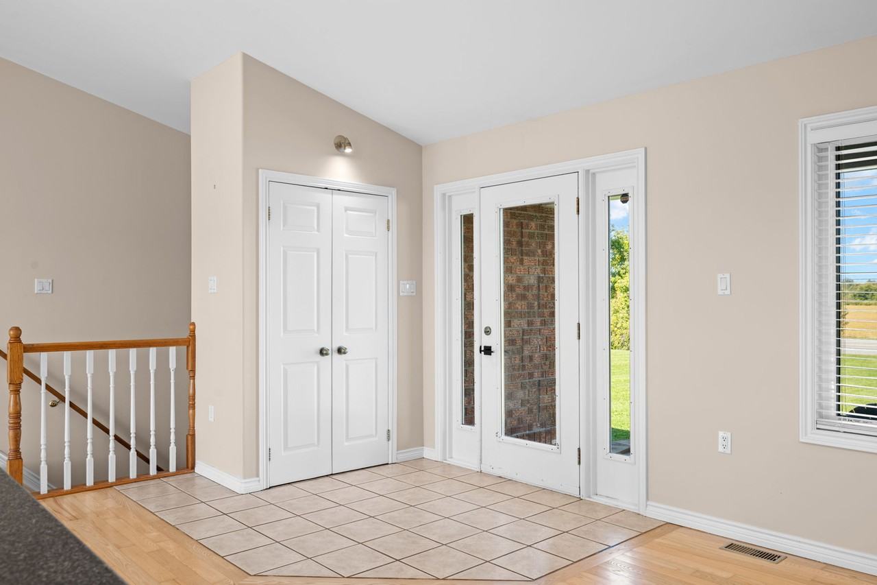 2572 Roger Stevens Dr - Photo 6 of 50