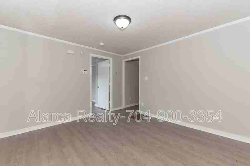 9333 Kendall Dr - Photo 5 of 20