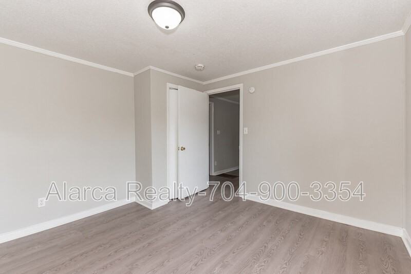 9333 Kendall Dr - Photo 7 of 20
