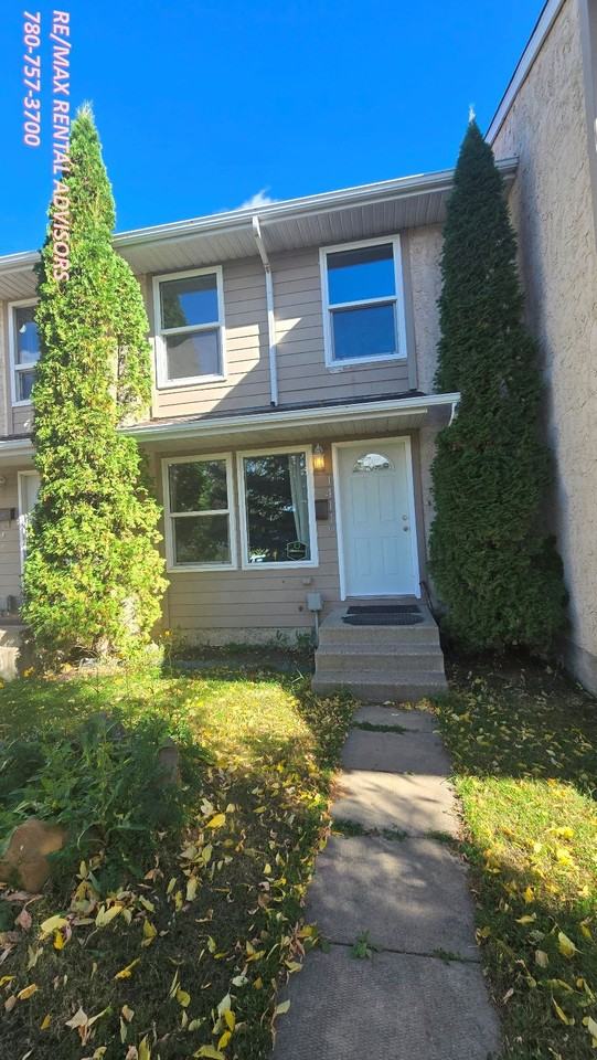 14119 23 St Nw - Photo 2 of 28