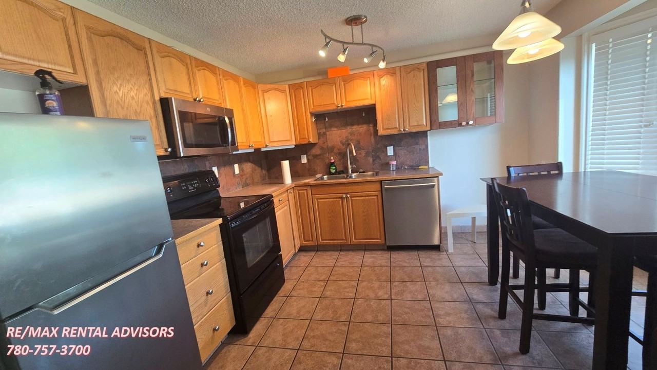 14119 23 St Nw - Photo 4 of 28