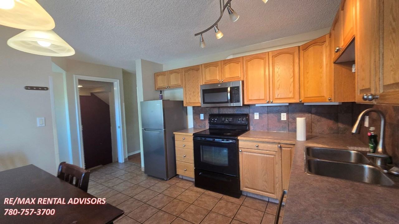 14119 23 St Nw - Photo 5 of 28