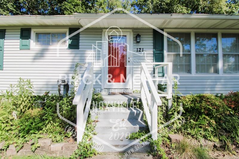 121 E Arrowwood Rd - Photo 3 of 27