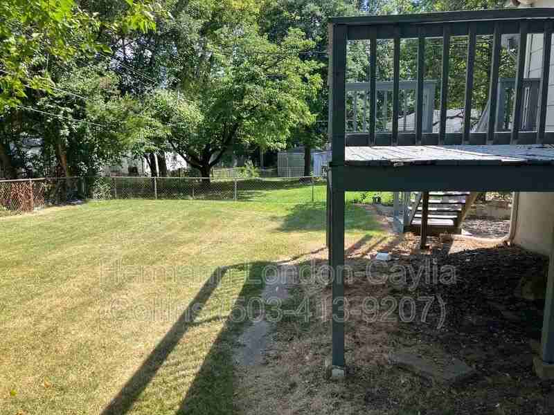 7117 Seymour Dr - Photo 3 of 20