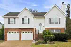 featured image of 3261 Clapham Rd