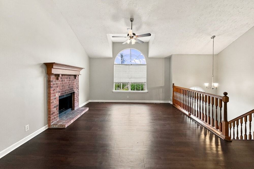 3261 Clapham Rd - Photo 4 of 19