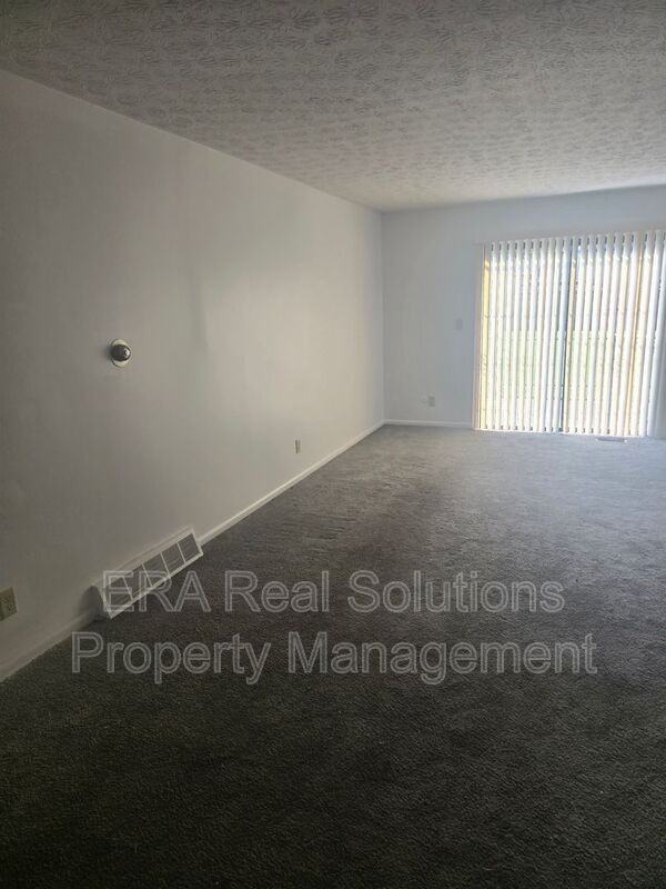 1910 Bairsford Dr - Photo 7 of 37
