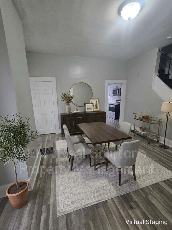 1614 S High St - Photo 4 of 19