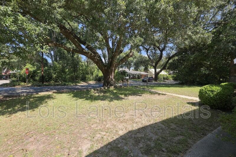 2133 Wappoo Dr - Photo 2 of 25