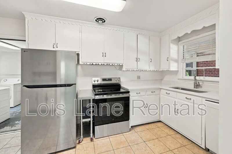 2133 Wappoo Dr - Photo 5 of 25