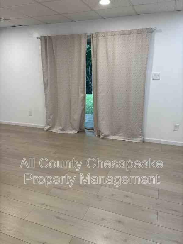 524 Harbour Ct - Photo 6 of 16