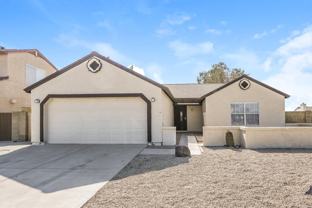 4467 W Yorkshire Dr - Photo 1 of 1