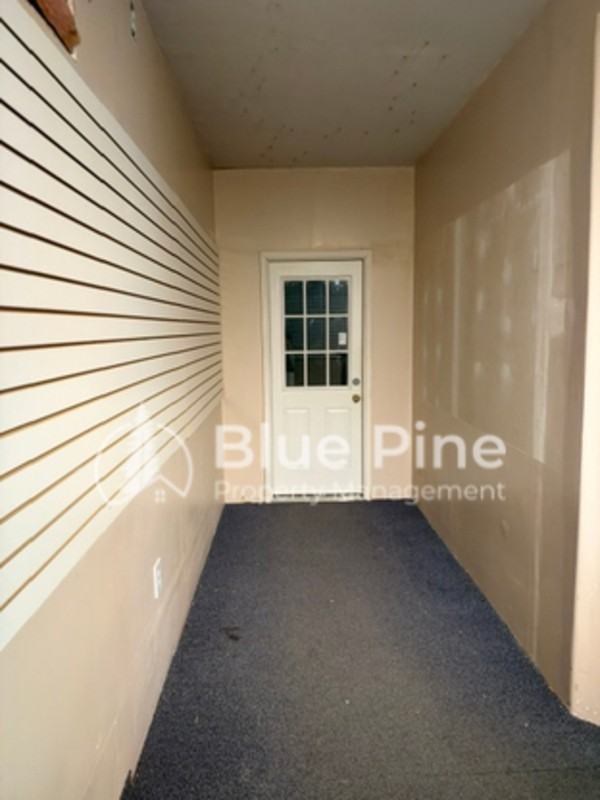 439 E Wyeth St - Photo 3 of 7
