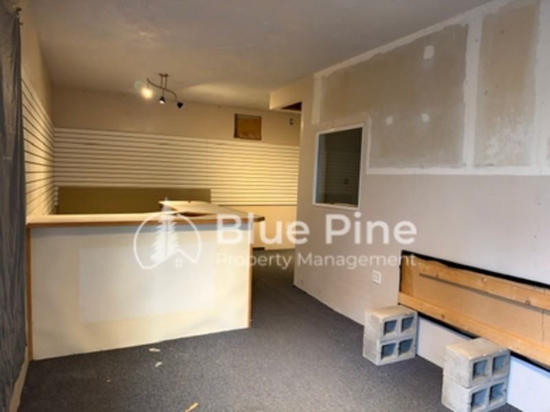 439 E Wyeth St - Photo 4 of 7