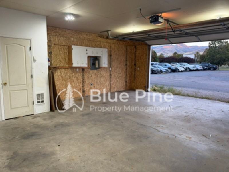 439 E Wyeth St - Photo 7 of 7