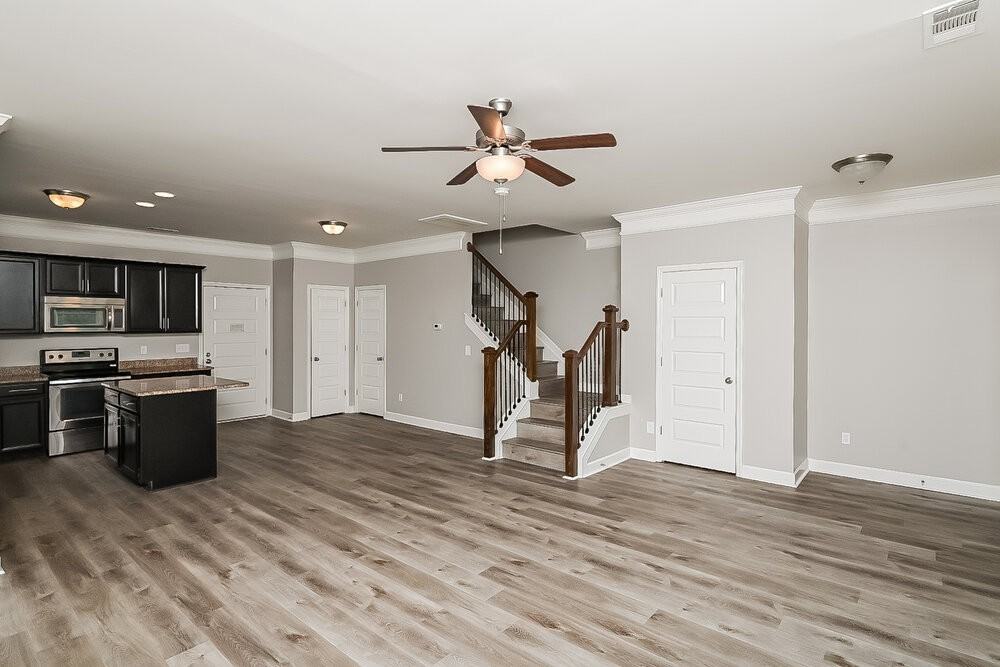1921 Wild Oaks Ct - Photo 5 of 17