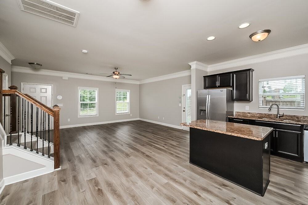 1921 Wild Oaks Ct - Photo 6 of 17