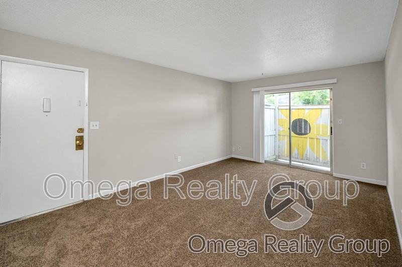 425 Oakwood Ave #410 - Photo 6 of 20